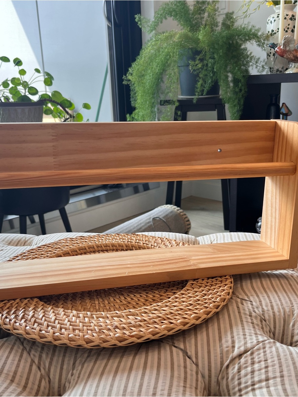 Minimalist Wooden Floating Shelf - Natural Pine